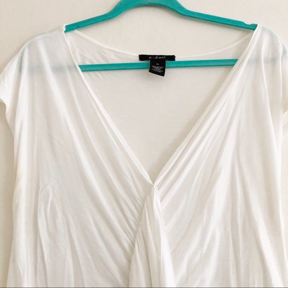 White Knit V-neck Blouse w/ Center Ruffle | A-Knit - Picture 3 of 8